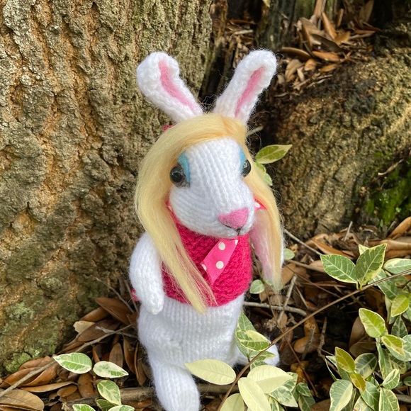 Hand crafted Barbie knit and needle felted Barbiecore bunny artisan 1 of a kind - Picture 13 of 16